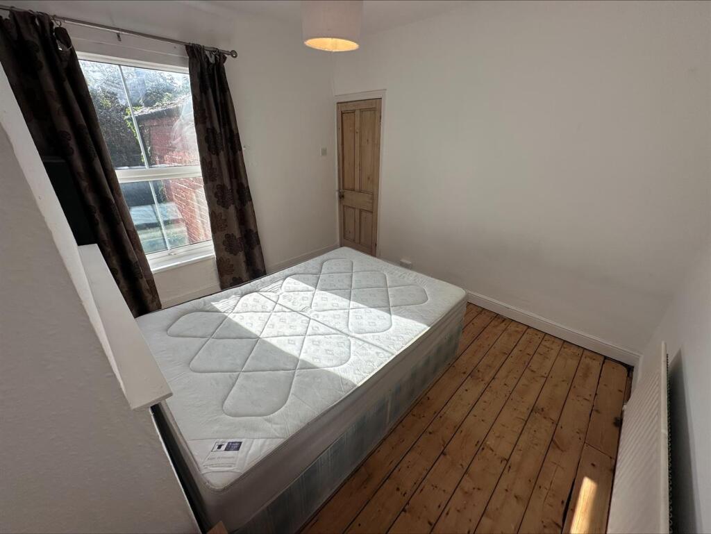 2nd bedroom.jpeg