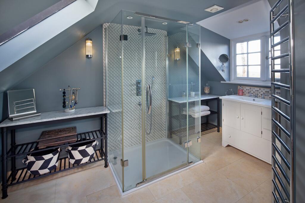 Bedroom Two En Suite