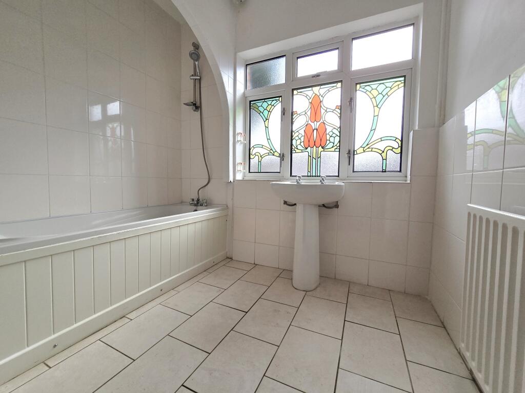 Ground floor Bathroo