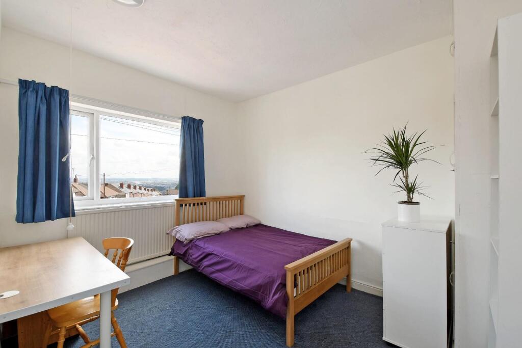 41 Ramsey Road, bedroom 2.jpg