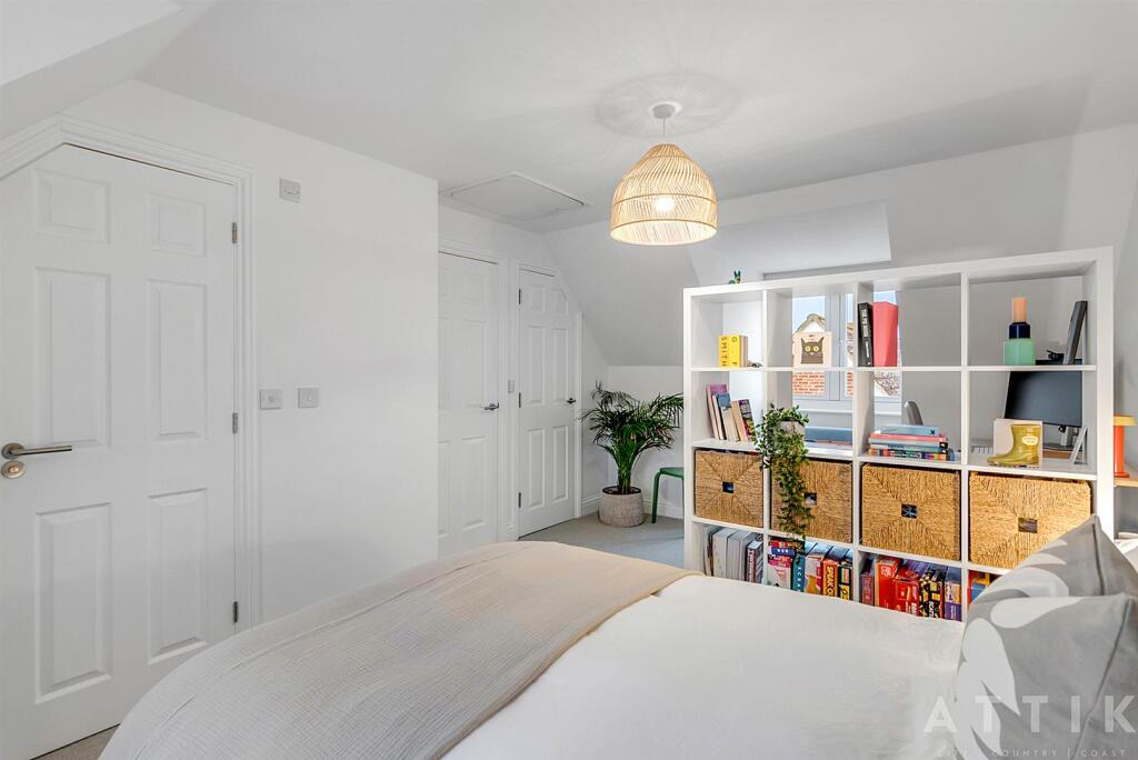 121 Bromedale Avenue Mulbarton Norwich, NR14 8GZ (