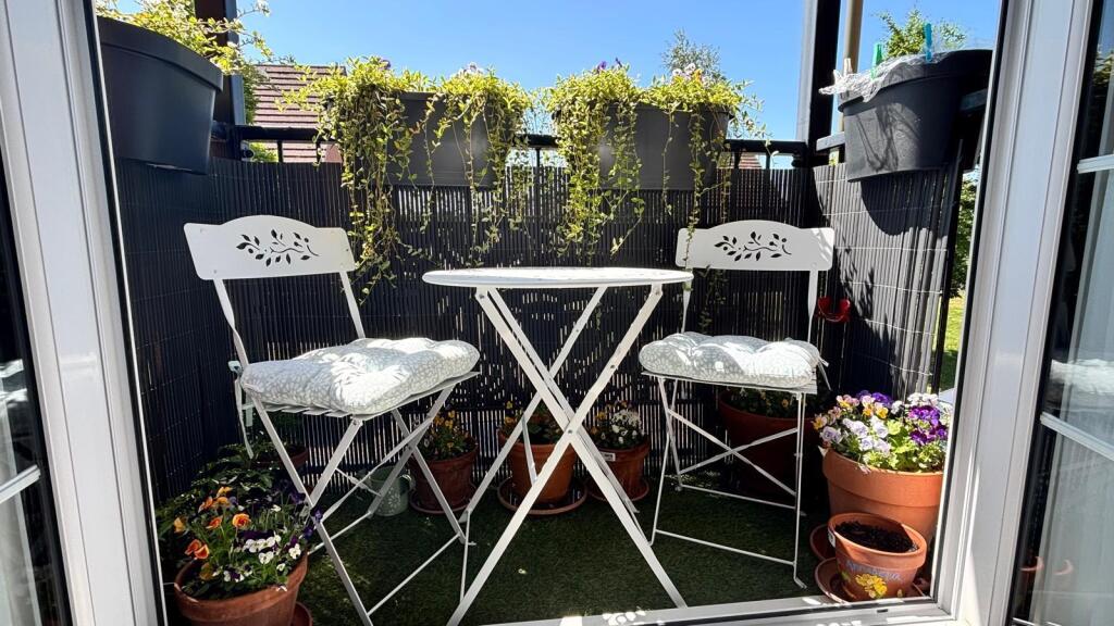 Balcony 2.jpg
