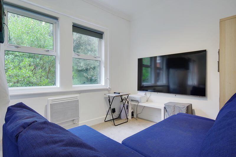 Lounge/Bedroom Area