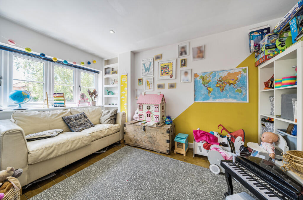 1312979-11-685b0b...