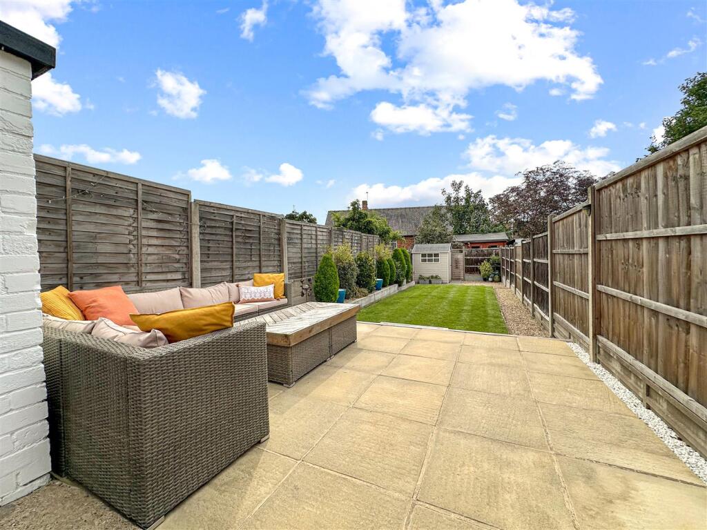 Lovely Landscaped Garden 451