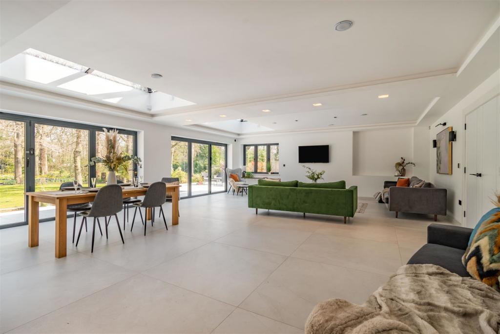 8496053-interior34.jpg