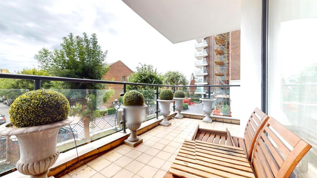 Property for sale in Battersea by Barrain London