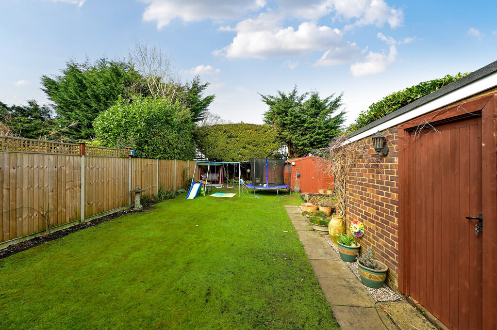 3 Salisbury Rd (9...