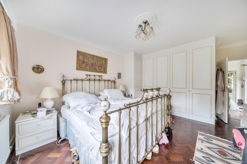 1301569-20-684813...