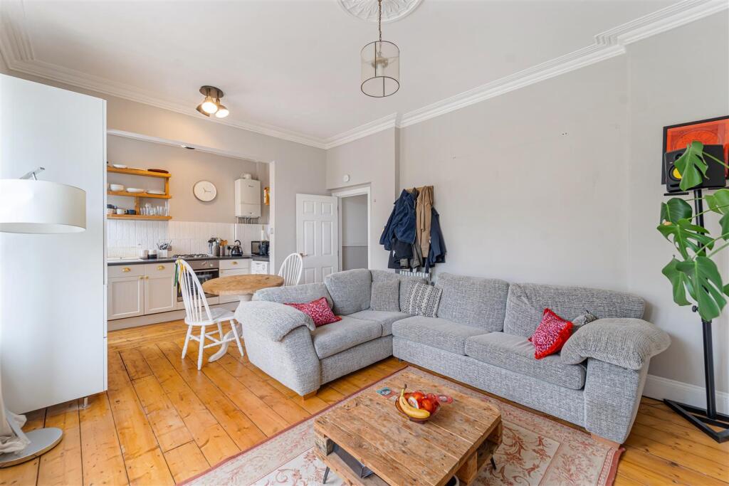 15 Elemgrove Road8.JPG