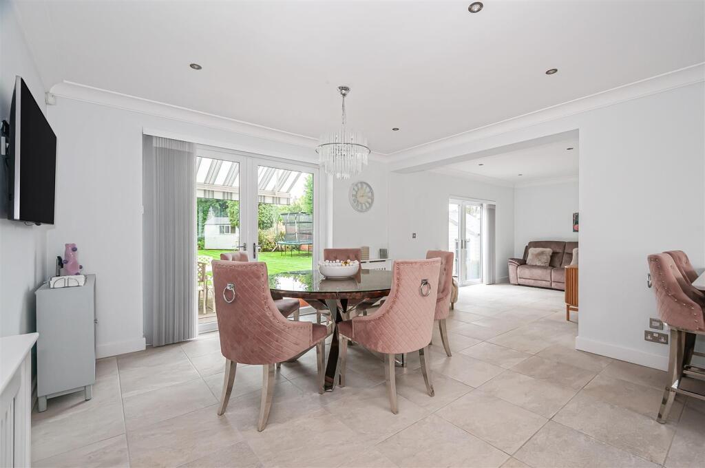 22 Croft Drive21.jpg