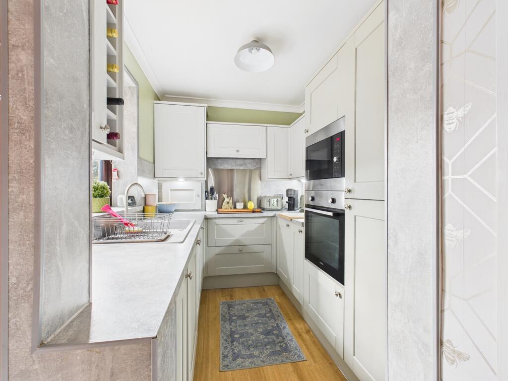 CAM03729G0-PR0161-STILL022