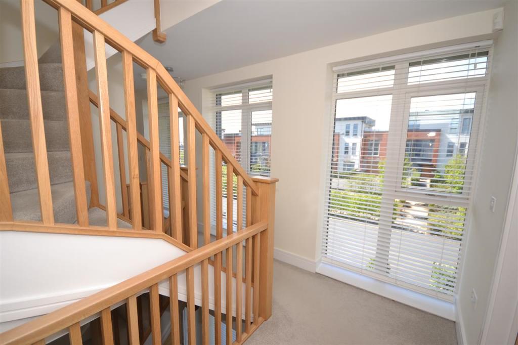 FIRST FLOOR LANDING