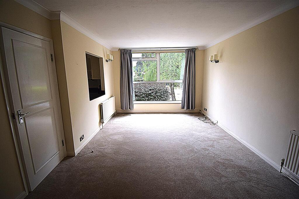 Lounge new cpt.JPG