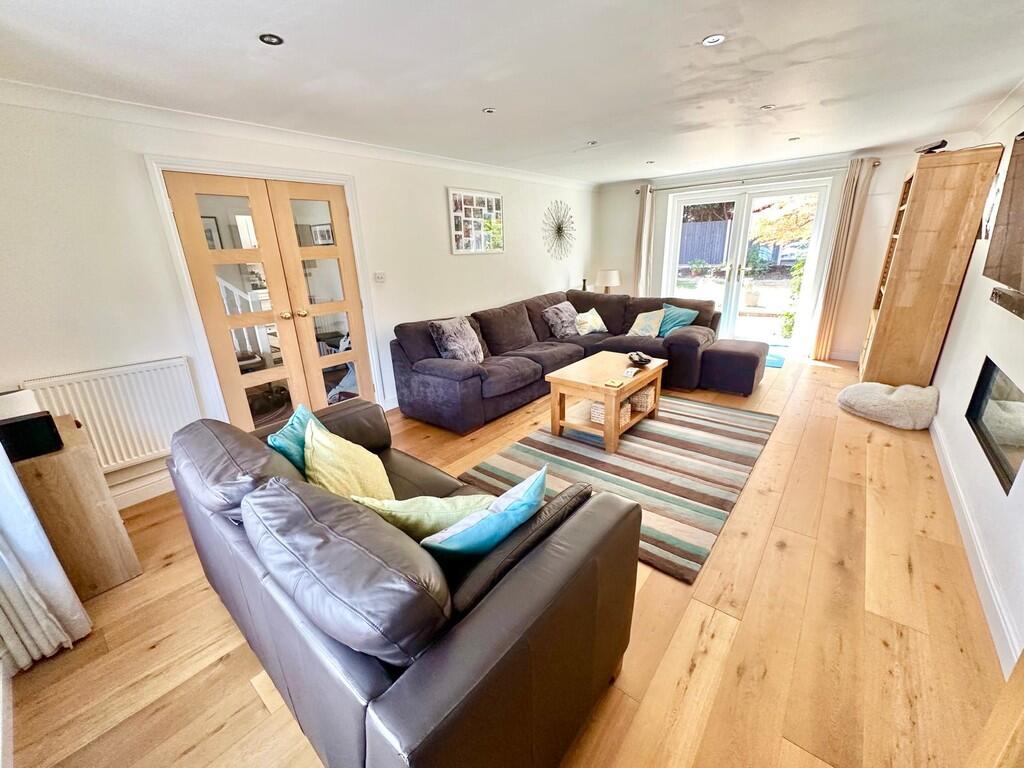 IMG-20250718-WA00...