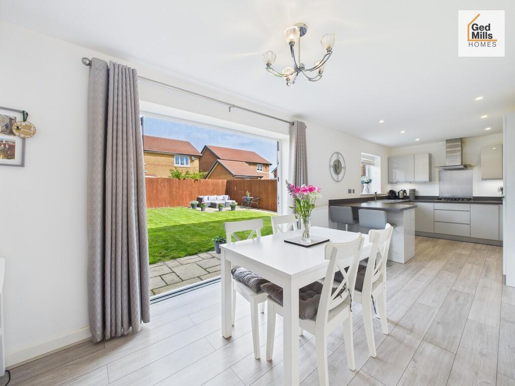 CAM04261G0-PR0084...