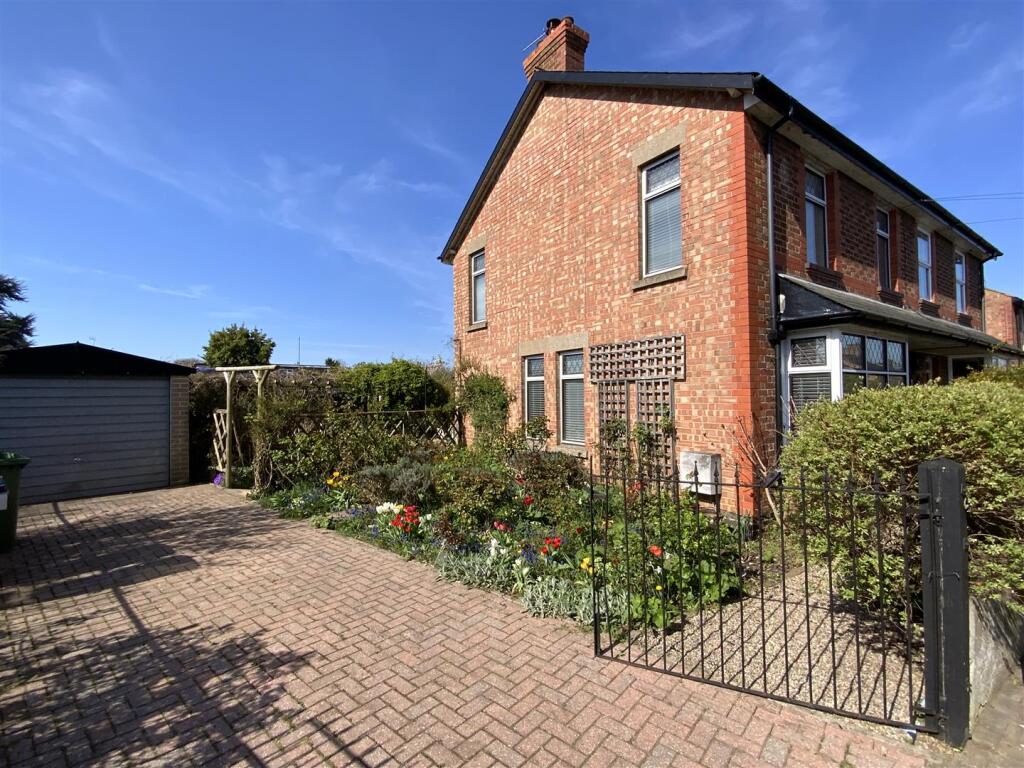 Drive, Garage &amp; Side Garden