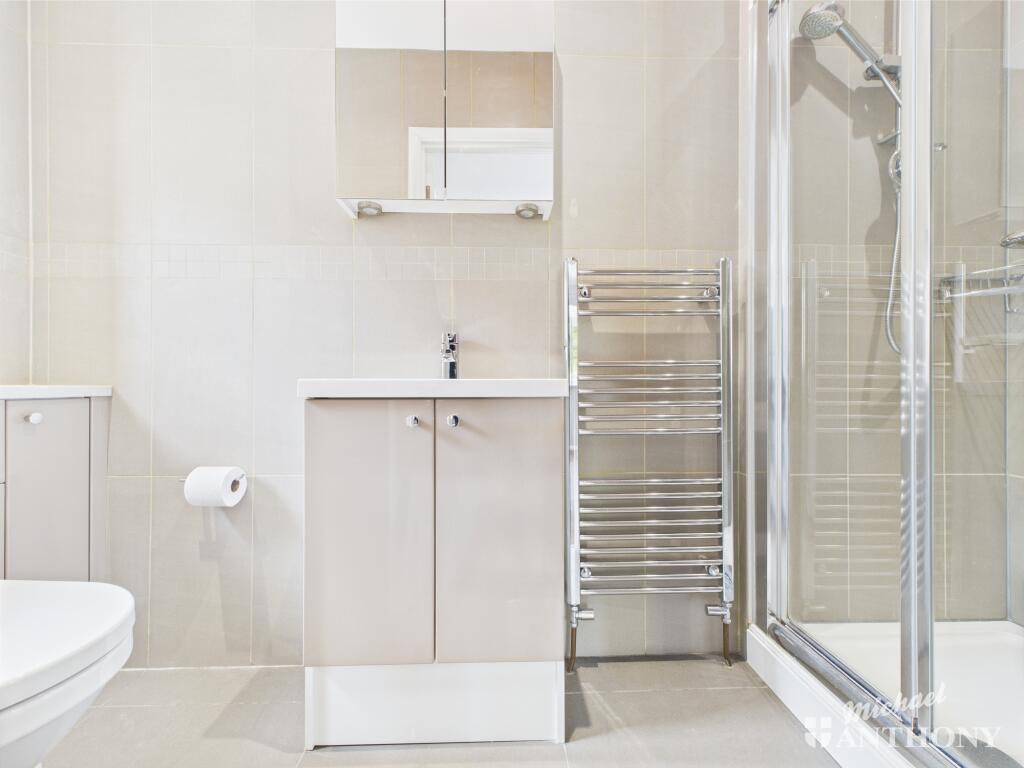 CAM02773G0-PR0283-STILL004