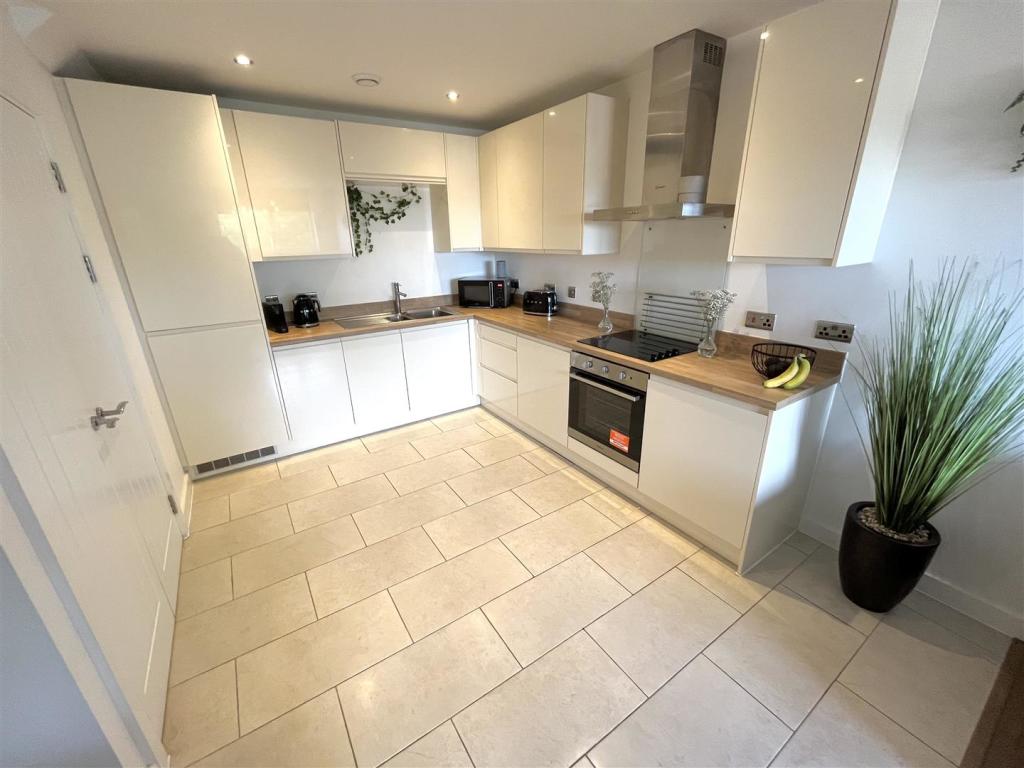 Dining Kitchen Aspect 2.jpg