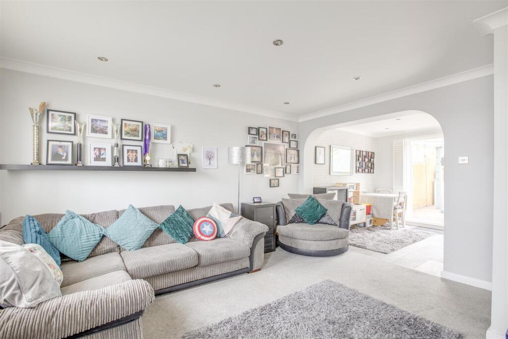 86 Garratts Way, HP13 5XZ-8.jpg