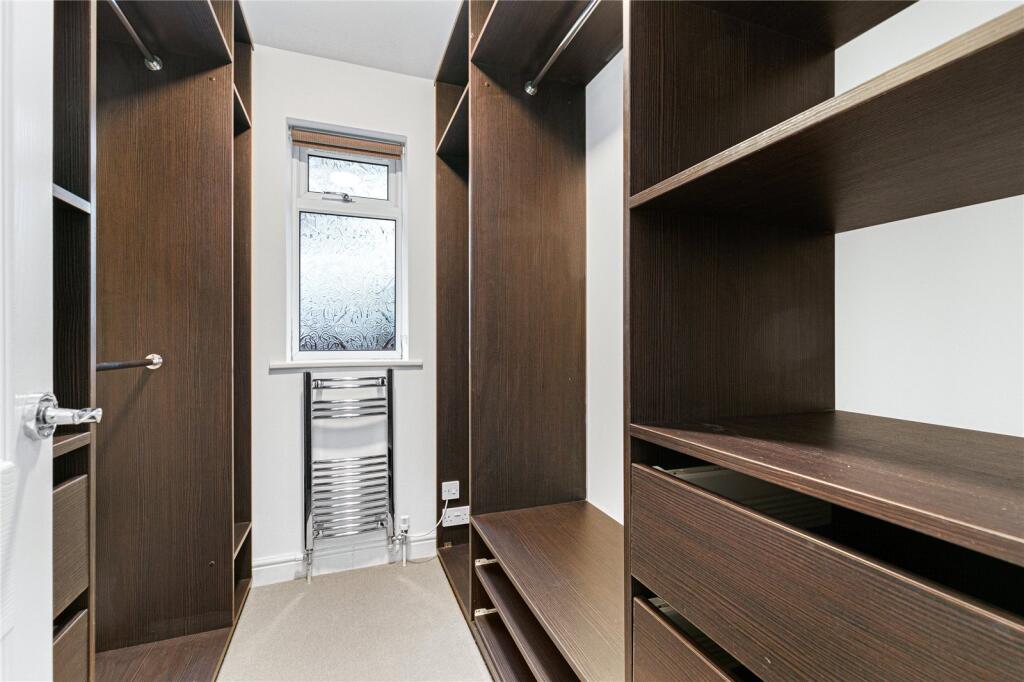 Walk-In Wardrobe