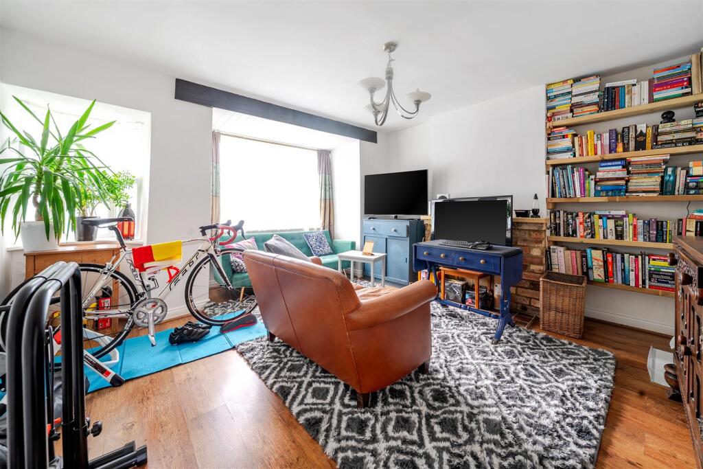 The Robin Hood House, Greens Norton (20).jpg