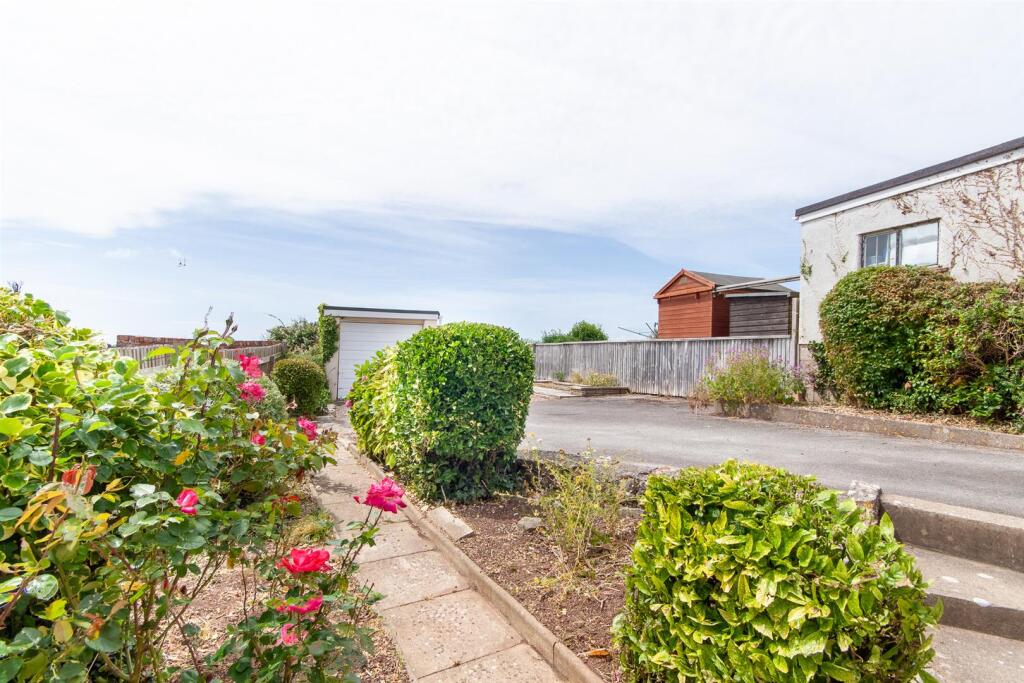 Garden/Driveway