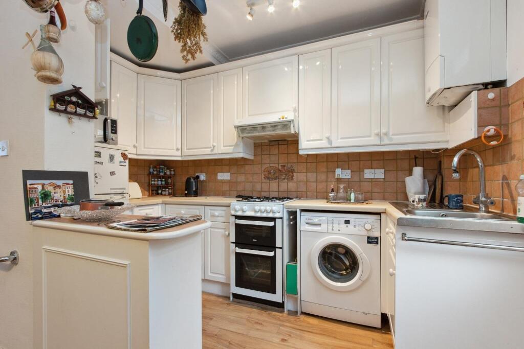 61 Leyton Road SW19 kitchen 1.jpg