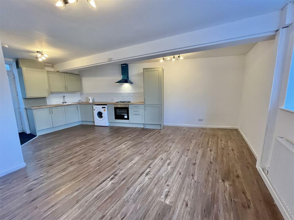 Open Plan Living Room &amp; Kitchen