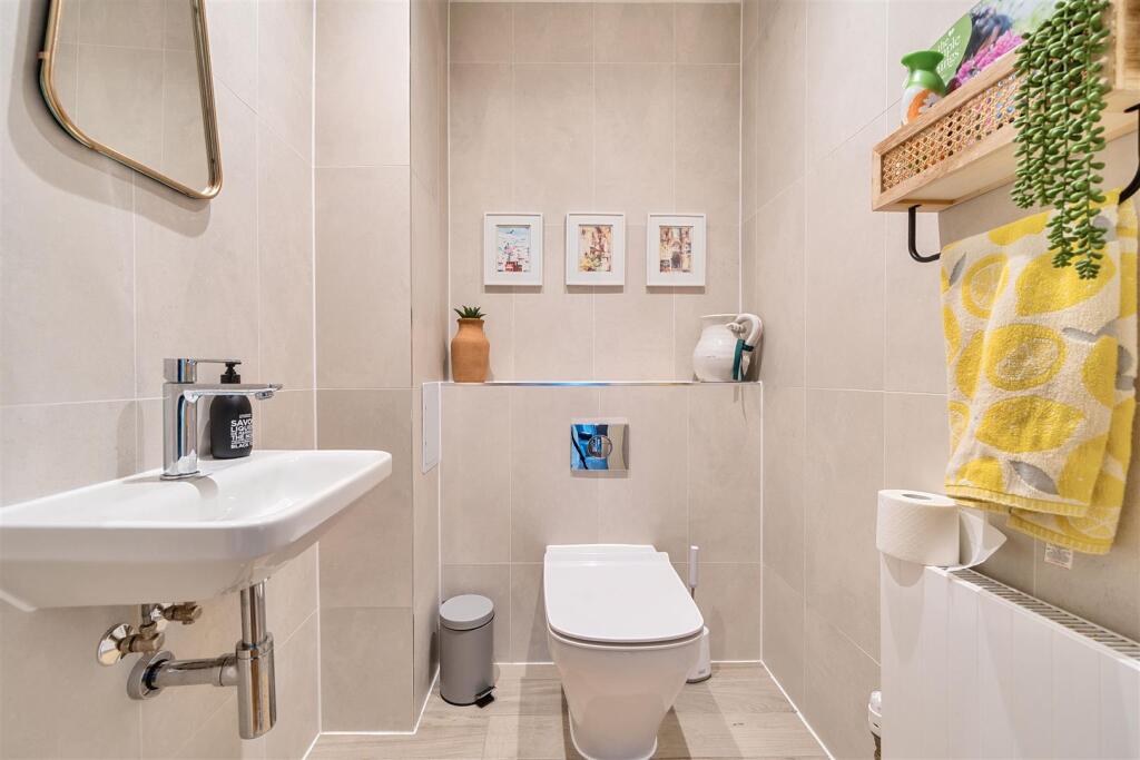 Cambric Chase Cloakroom.jpg