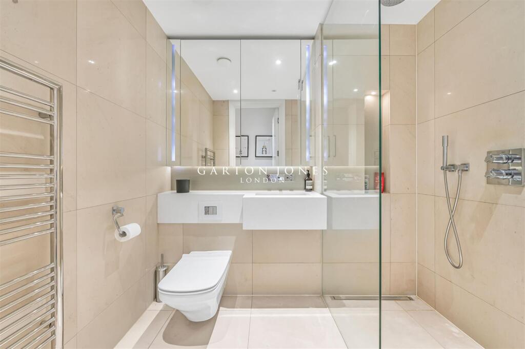 Shower Room.jpg