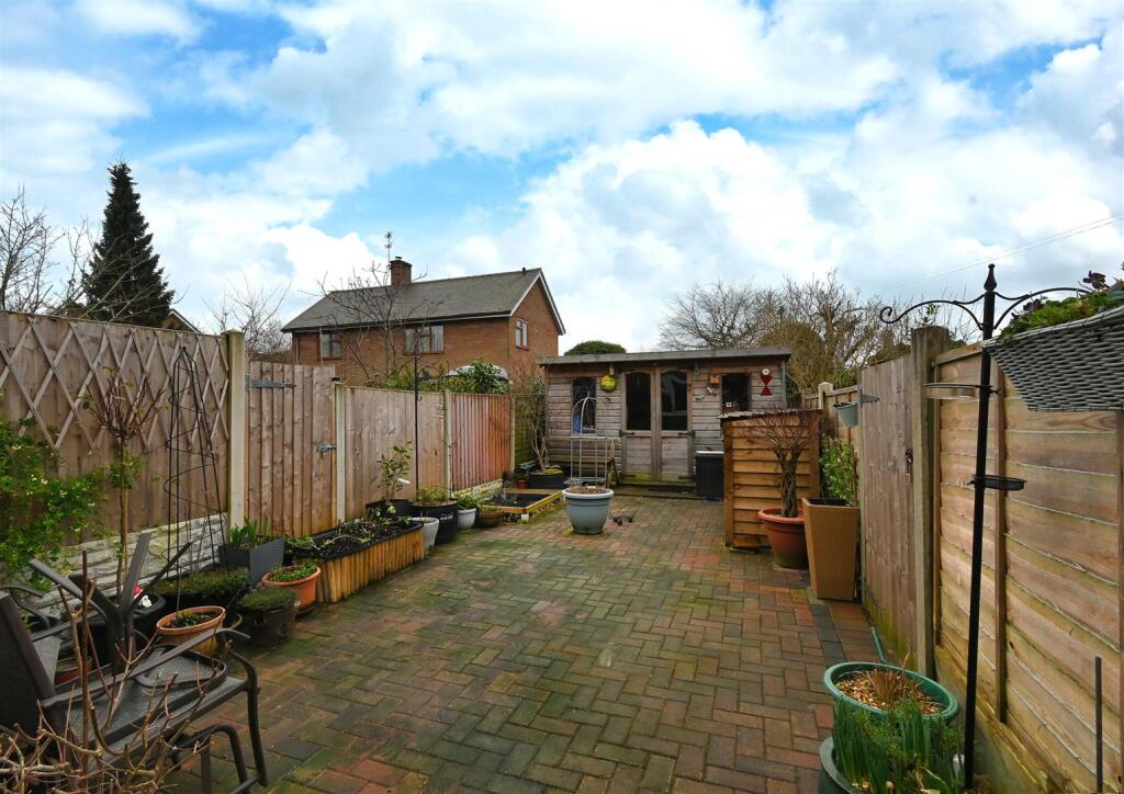 27 Innage Lane-18.jpg