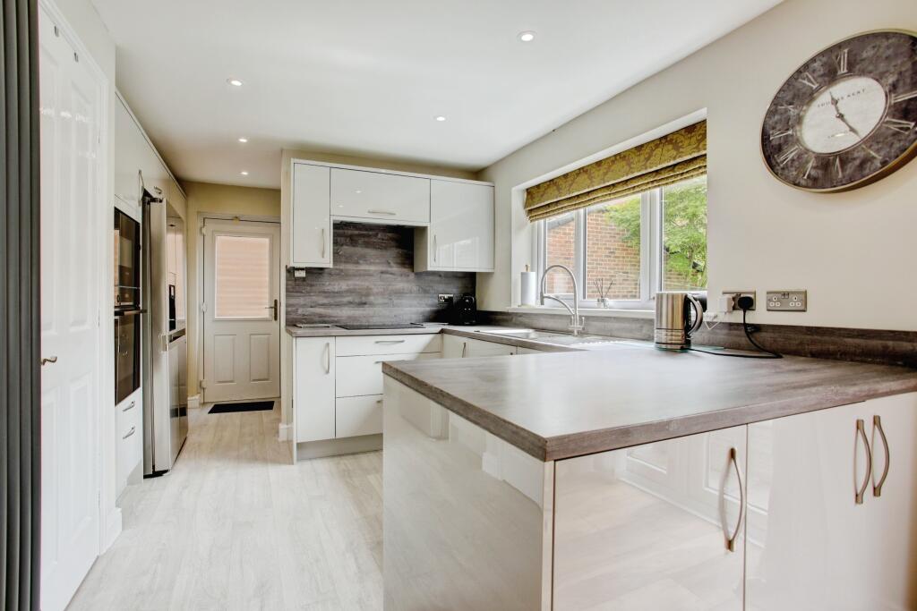 165a5198_0136_199_0137_200_0138