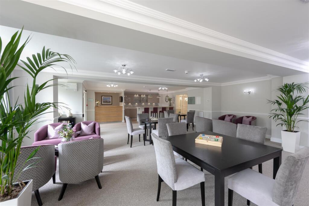 Owners Lounge 2.jpg