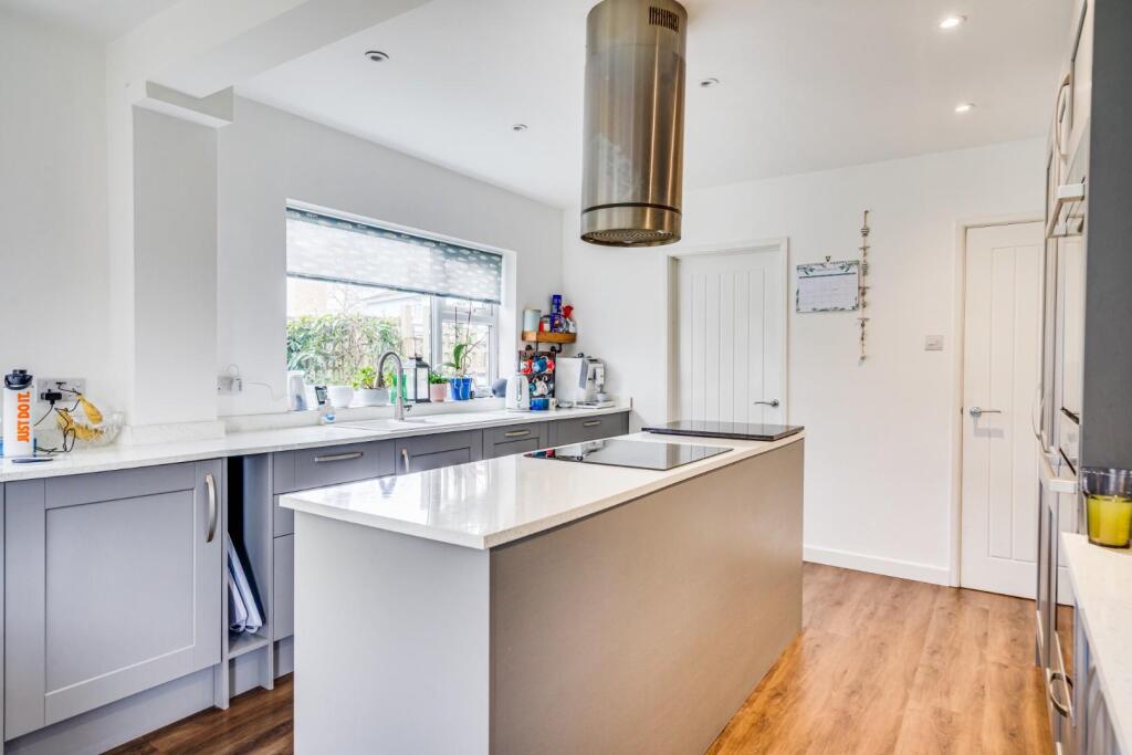 1.6 - kitchen.jpg