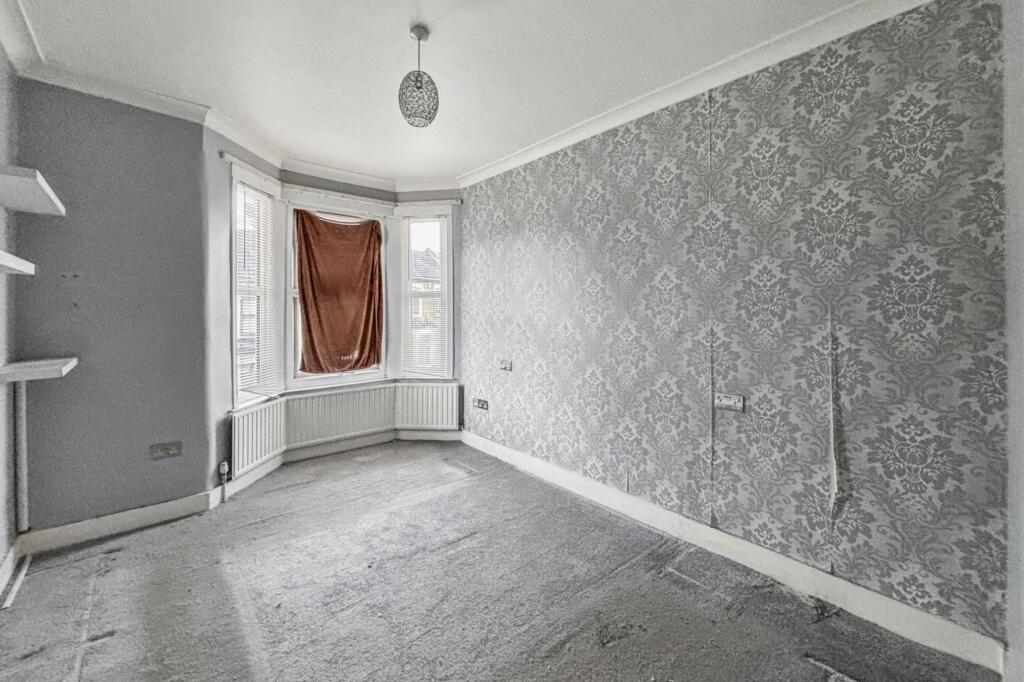 49 Francis Avenue, Ilford, Redbridge IG1 1TS