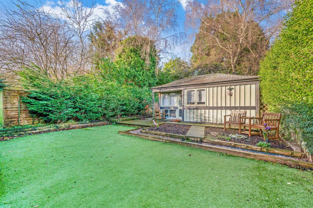 THE GREEN, 16-49.jpg