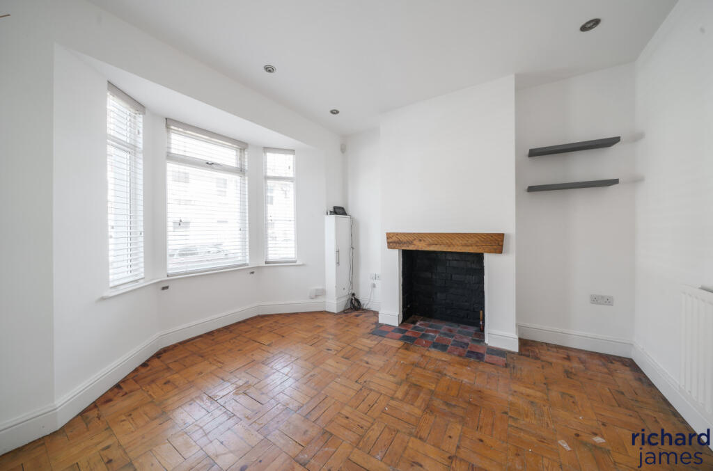 afb859f1-b602-4af...