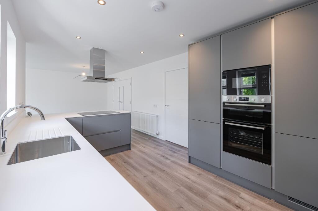 Kitchen/Dining Area