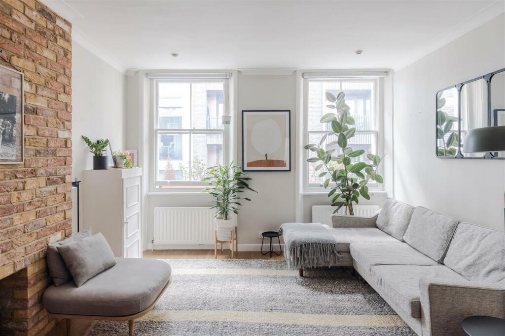 18 Cleveland Street-1.jpg