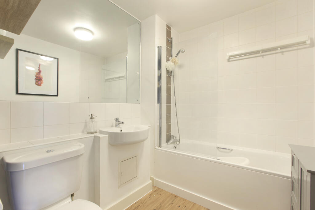 property in Gwynne Road, 
Battersea, SW11