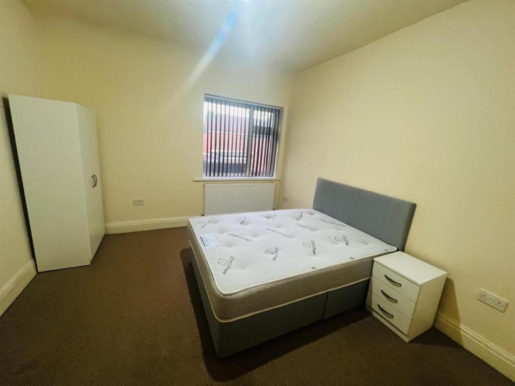 Bed 1.jpeg