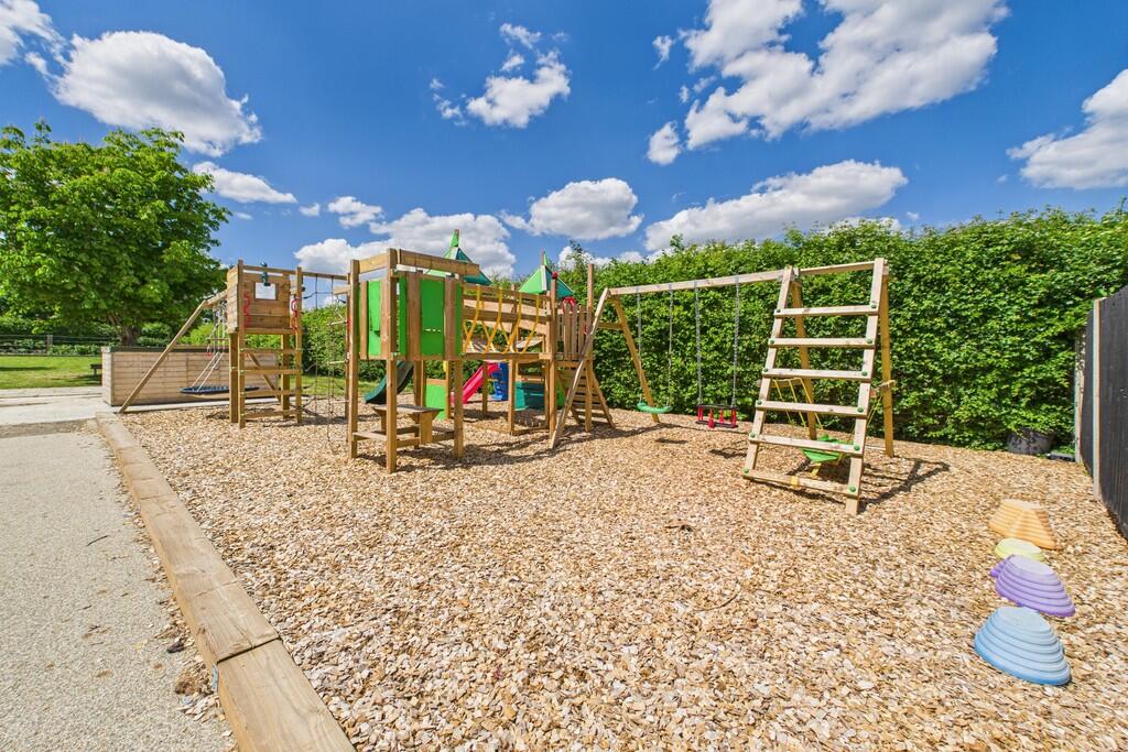 CAM01689G0-PR0470...