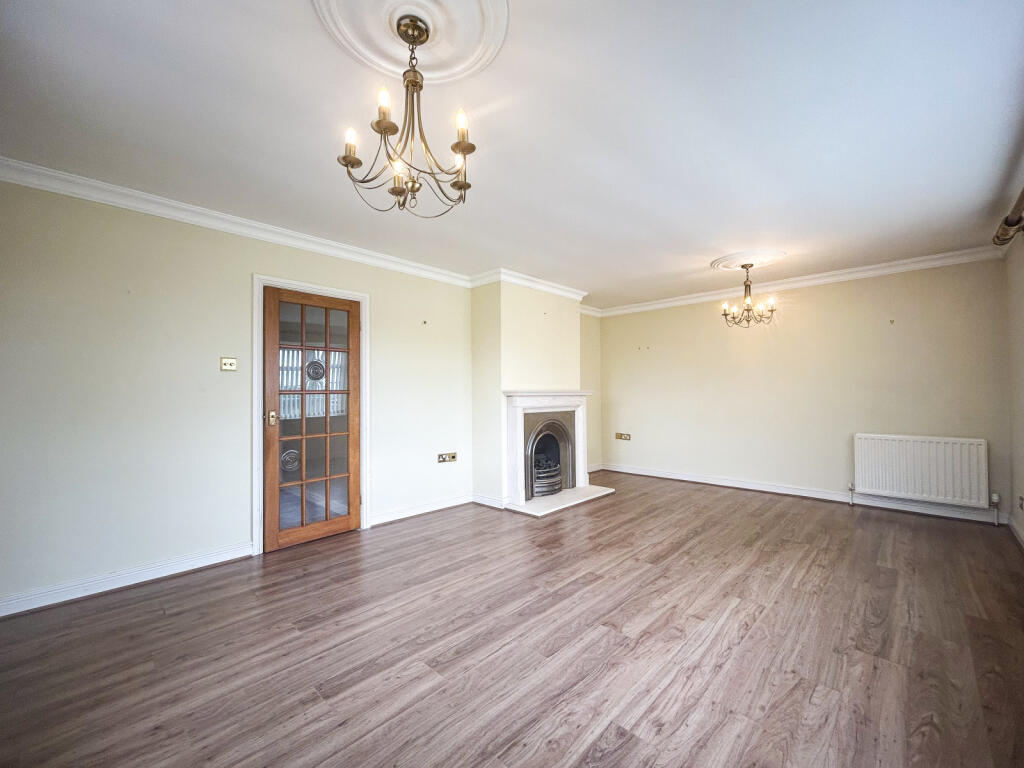Lounge / Dining Room