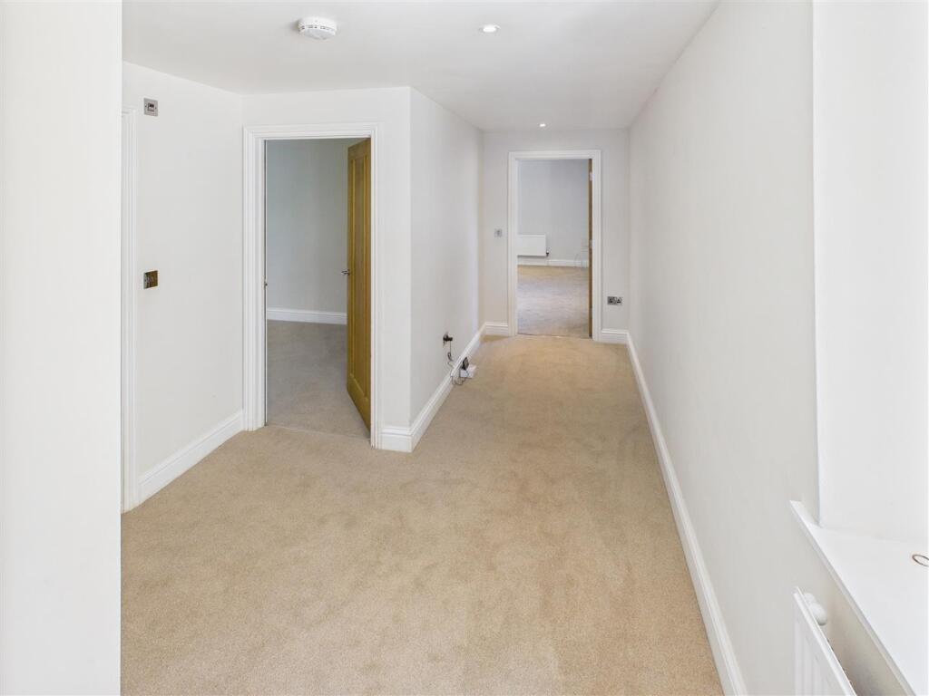 hall way.jpg