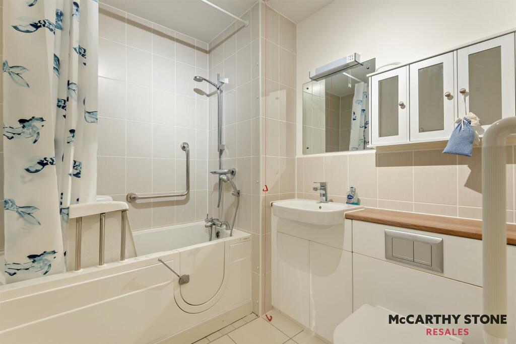 8622195-interior05-800.JPG