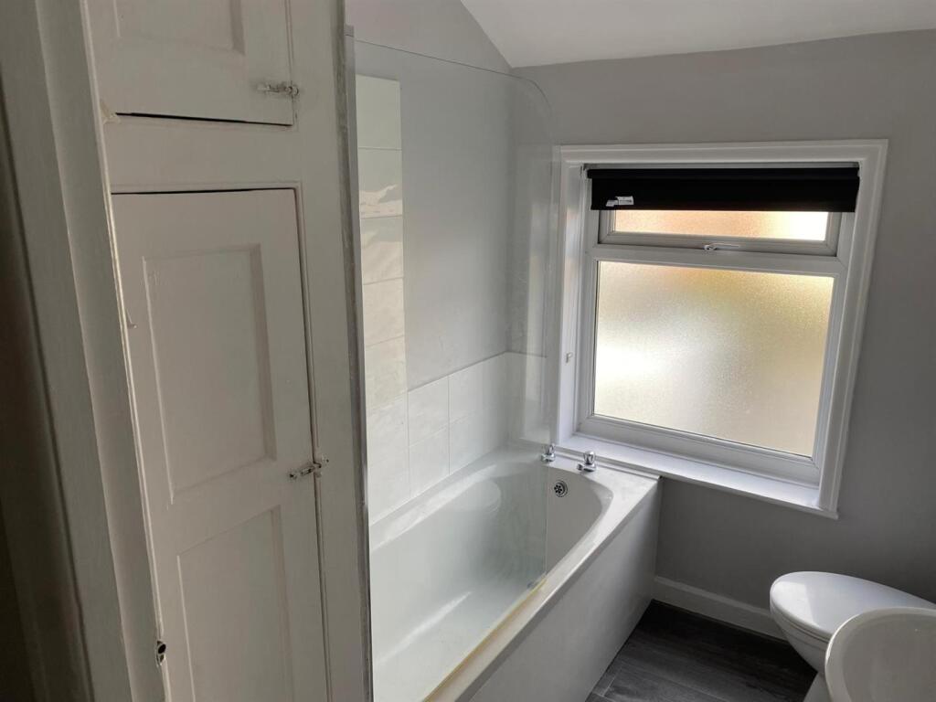 Bathroom photo.jpg