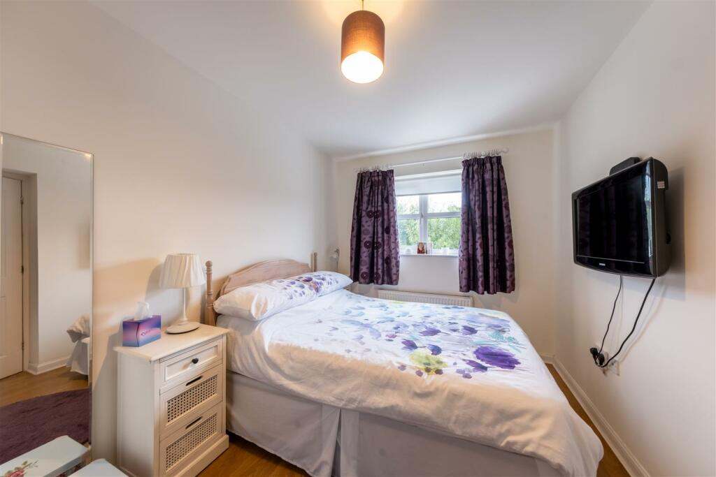 14 Delamere Close-015.jpg