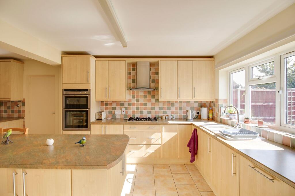 Kitchen / Breakfast Room