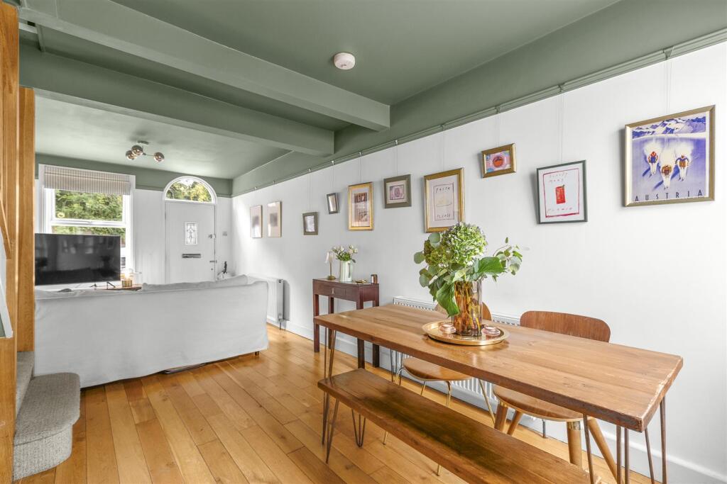 38 Temple End, HP13 5DS-4.jpg